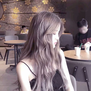 女生扒开内裤吃我香肠
