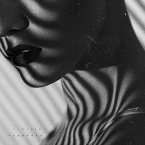 女生扒开内裤吃我香肠
